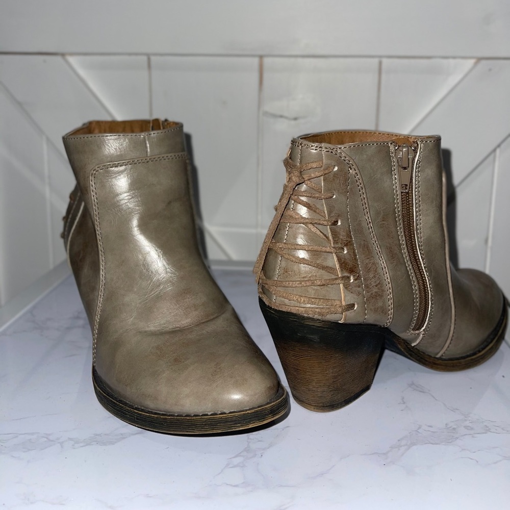 NOW or NEVER cute rustic style ankle booties.